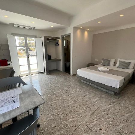 White Lily Suites & Lofts - Adults Only 16 Plus Perivolos  Exteriör bild