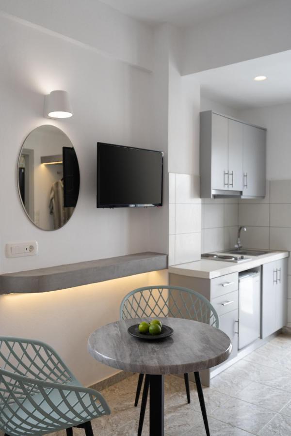 White Lily Suites & Lofts - Adults Only 16 Plus Perivolos  Exteriör bild
