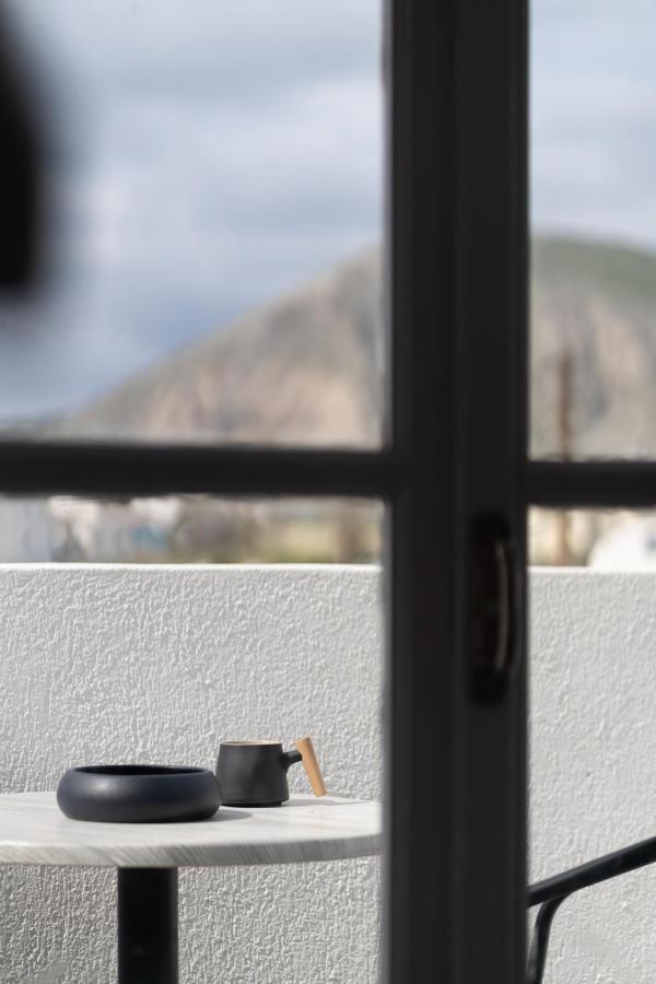 White Lily Suites & Lofts - Adults Only 16 Plus Perivolos  Exteriör bild