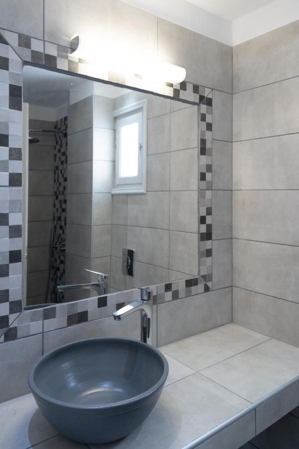 White Lily Suites & Lofts - Adults Only 16 Plus Perivolos  Exteriör bild