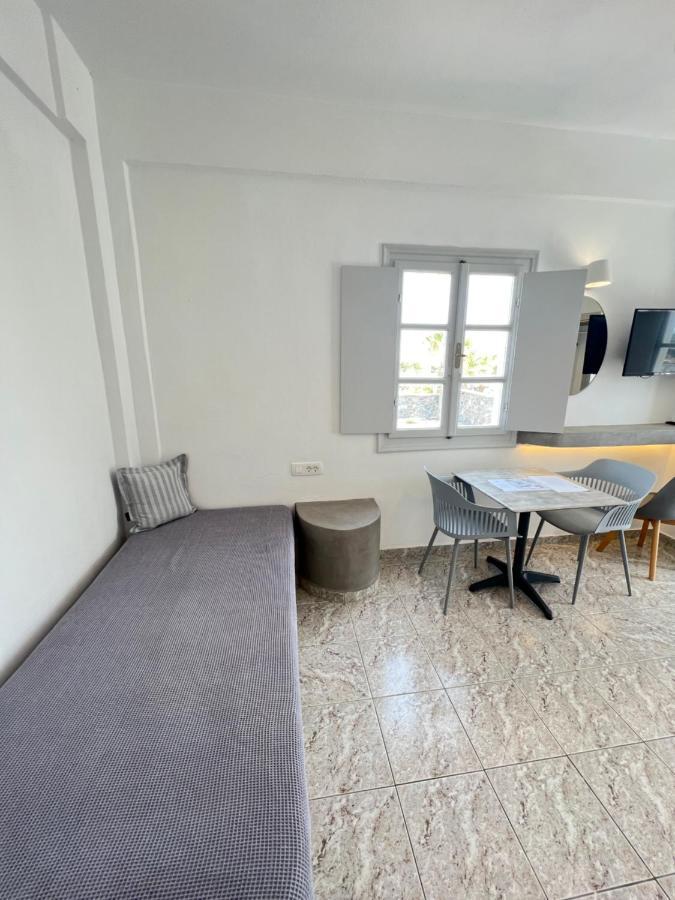 White Lily Suites & Lofts - Adults Only 16 Plus Perivolos  Exteriör bild