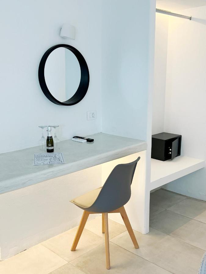 White Lily Suites & Lofts - Adults Only 16 Plus Perivolos  Exteriör bild