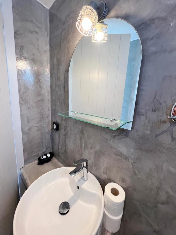 White Lily Suites & Lofts - Adults Only 16 Plus Perivolos  Exteriör bild