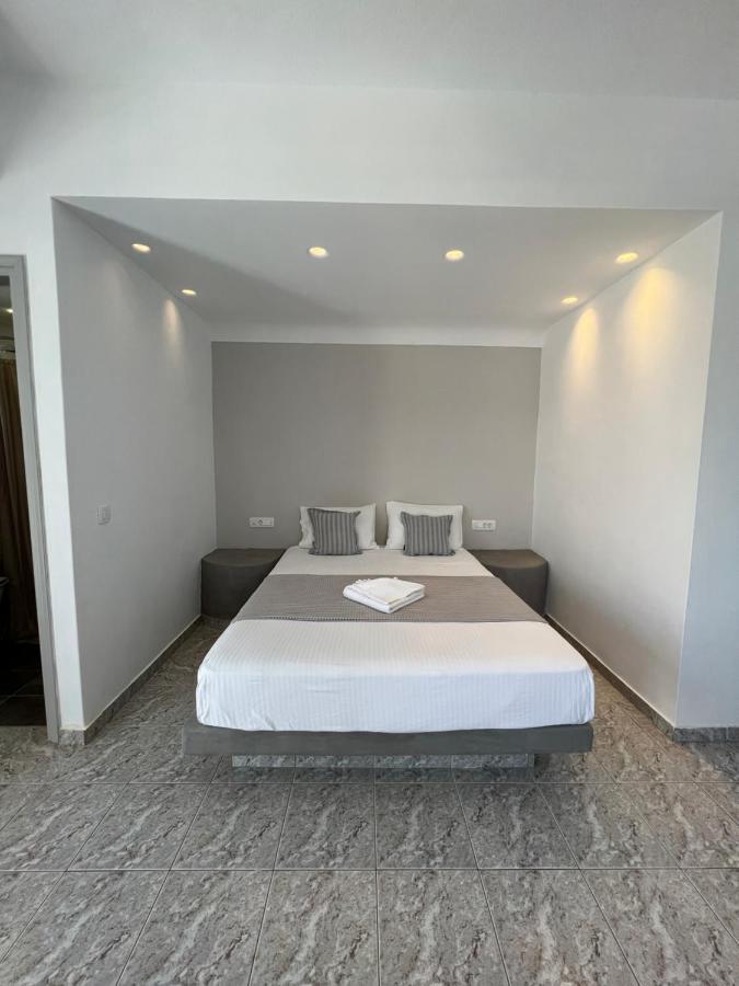 White Lily Suites & Lofts - Adults Only 16 Plus Perivolos  Exteriör bild