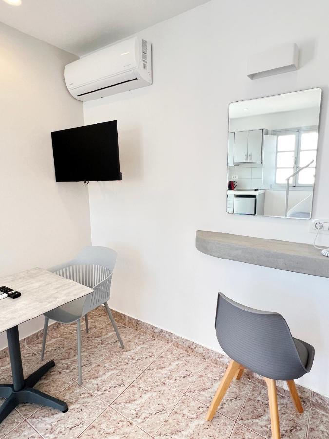 White Lily Suites & Lofts - Adults Only 16 Plus Perivolos  Exteriör bild