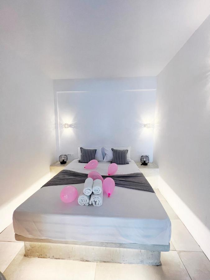 White Lily Suites & Lofts - Adults Only 16 Plus Perivolos  Exteriör bild