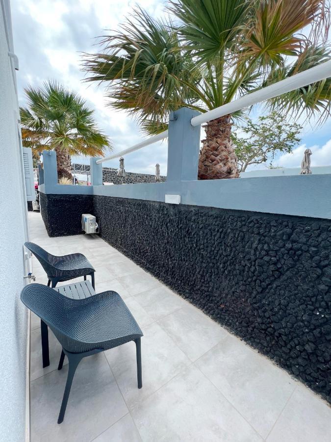 White Lily Suites & Lofts - Adults Only 16 Plus Perivolos  Exteriör bild