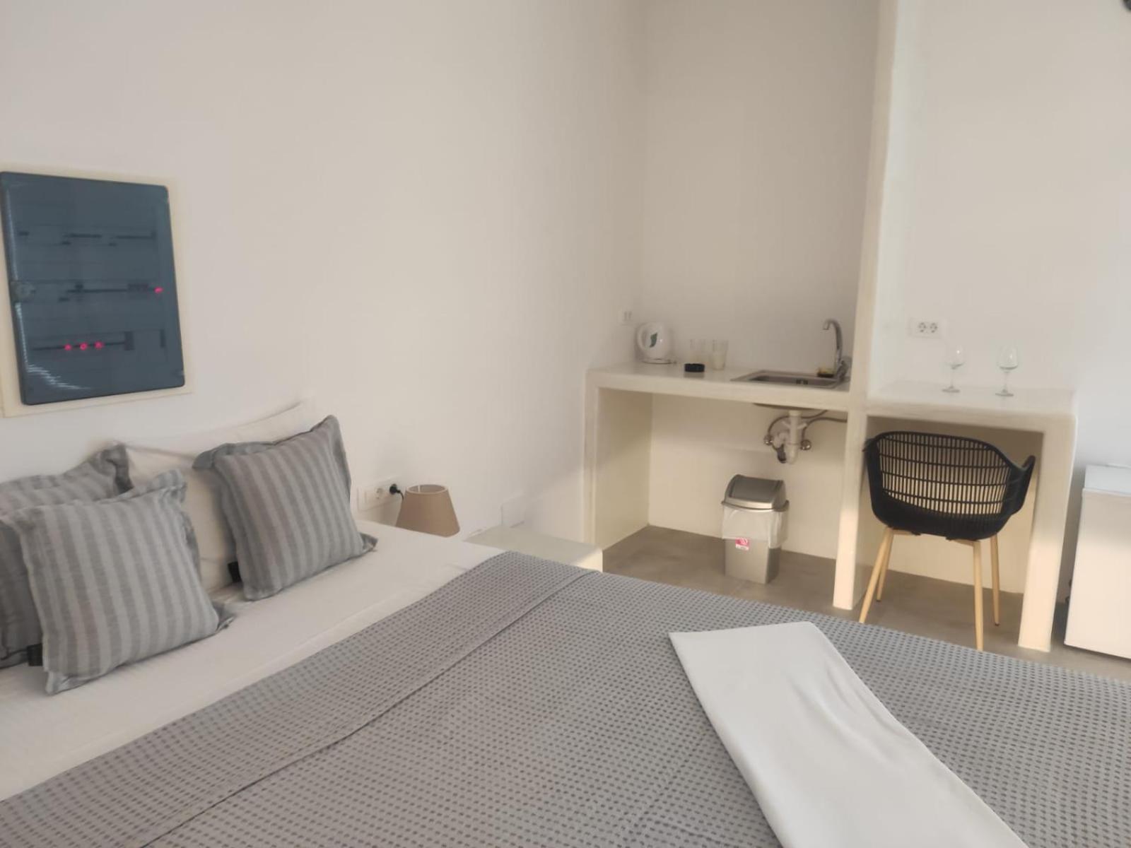 White Lily Suites & Lofts - Adults Only 16 Plus Perivolos  Exteriör bild